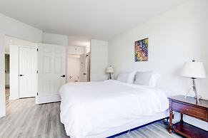 Elegant 2BR Apartment - Minutes to D.C.