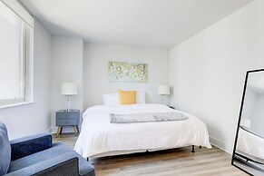 Elegant 2BR Apartment - Minutes to D.C.