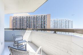 Elegant 2BR Apartment - Minutes to D.C.