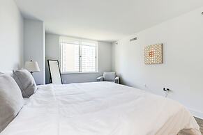 Elegant 2BR Apartment - Minutes to D.C.