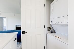 Elegant 2BR Apartment - Minutes to D.C.