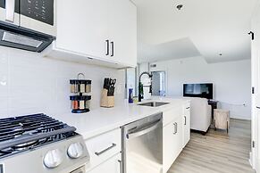 Elegant 2BR Apartment - Minutes to D.C.