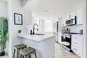 Elegant 2BR Apartment - Minutes to D.C.