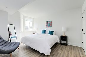 Elegant 2BR Apartment - Minutes to D.C.