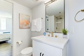 Elegant 2BR Apartment - Minutes to D.C.