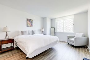 Elegant 2BR Apartment - Minutes to D.C.