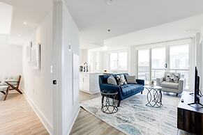 Elegant 2BR Apartment - Minutes to D.C.