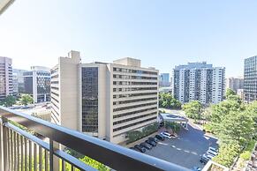 Elegant 2BR Apartment - Minutes to D.C.