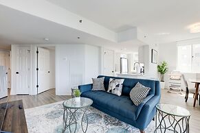 Elegant 2BR Apartment - Minutes to D.C.
