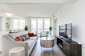 Elegant 2BR Apartment - Minutes to D.C.