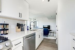 Elegant 2BR Apartment - Minutes to D.C.