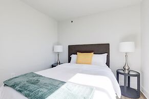 Elegant 2BR Apartment - Minutes to D.C.