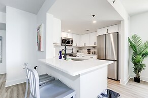 Elegant 2BR Apartment - Minutes to D.C.
