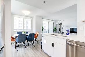 Elegant 2BR Apartment - Minutes to D.C.