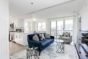 Elegant 2BR Apartment - Minutes to D.C.