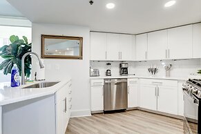 Elegant 2BR Apartment - Minutes to D.C.