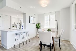 Elegant 2BR Apartment - Minutes to D.C.