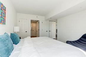 Elegant 2BR Apartment - Minutes to D.C.