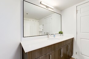 Elegant 2BR Apartment - Minutes to D.C.