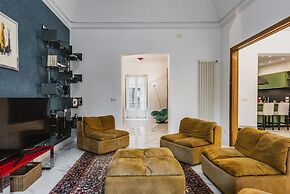 Upscale Urban Apartment