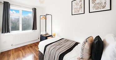 Brabon Road House By REDWOOD STAYS