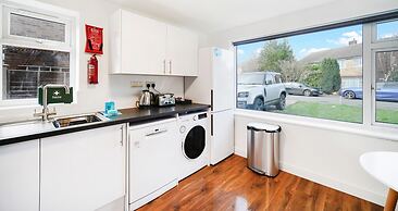 Brabon Road House By REDWOOD STAYS