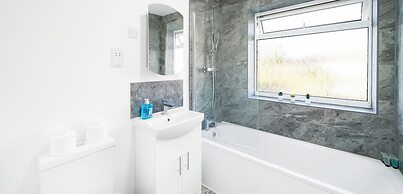 Brabon Road House By REDWOOD STAYS