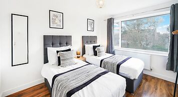 Brabon Road House By REDWOOD STAYS