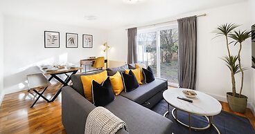 Brabon Road House By REDWOOD STAYS