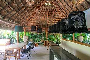 Modern Jungle Hideaway With Private Pool