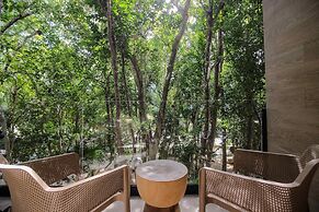 Couple s Retreat in Prime Location Rooftop Pool