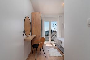 Villa Eight by Villa Kuzmanic