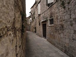 Villa Eight by Villa Kuzmanic