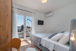 Villa Eight by Villa Kuzmanic