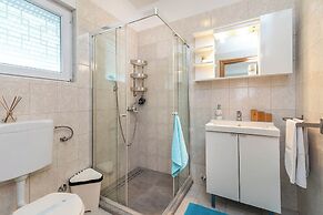 Villa Eight by Villa Kuzmanic