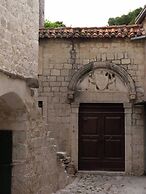 Villa Eight by Villa Kuzmanic