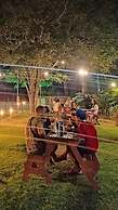 Island Vibe Nomads - Adventure Hostels & Coworking