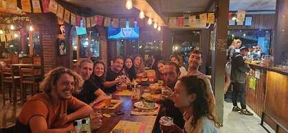 Island Vibe Nomads - Adventure Hostels & Coworking