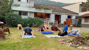 Island Vibe Nomads - Adventure Hostels & Coworking