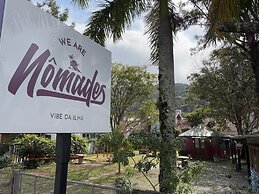 Island Vibe Nomads - Adventure Hostels