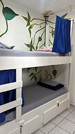 Island Vibe Nomads - Adventure Hostels