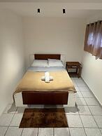 Island Vibe Nomads - Adventure Hostels