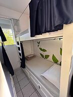 Island Vibe Nomads - Adventure Hostels
