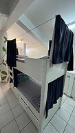Island Vibe Nomads - Adventure Hostels