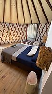 Island Vibe Nomads - Adventure Hostels