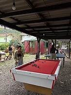 Island Vibe Nomads - Adventure Hostels