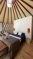 Island Vibe Nomads - Adventure Hostels