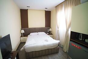 Pyramids sunshine inn