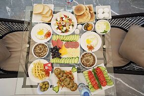 Pyramids sunshine inn