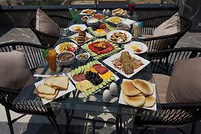 Pyramids sunshine inn